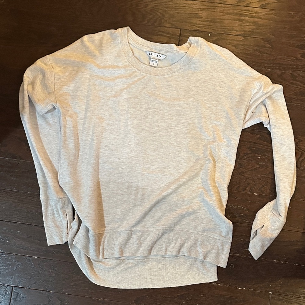 Athleta Size Small Cream Sweatshirt with thumb holes